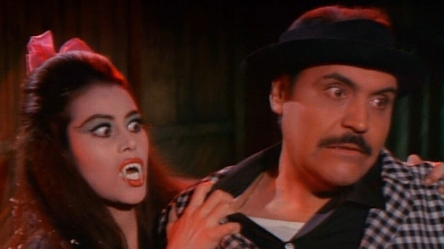 Capulina contra los vampiros Background