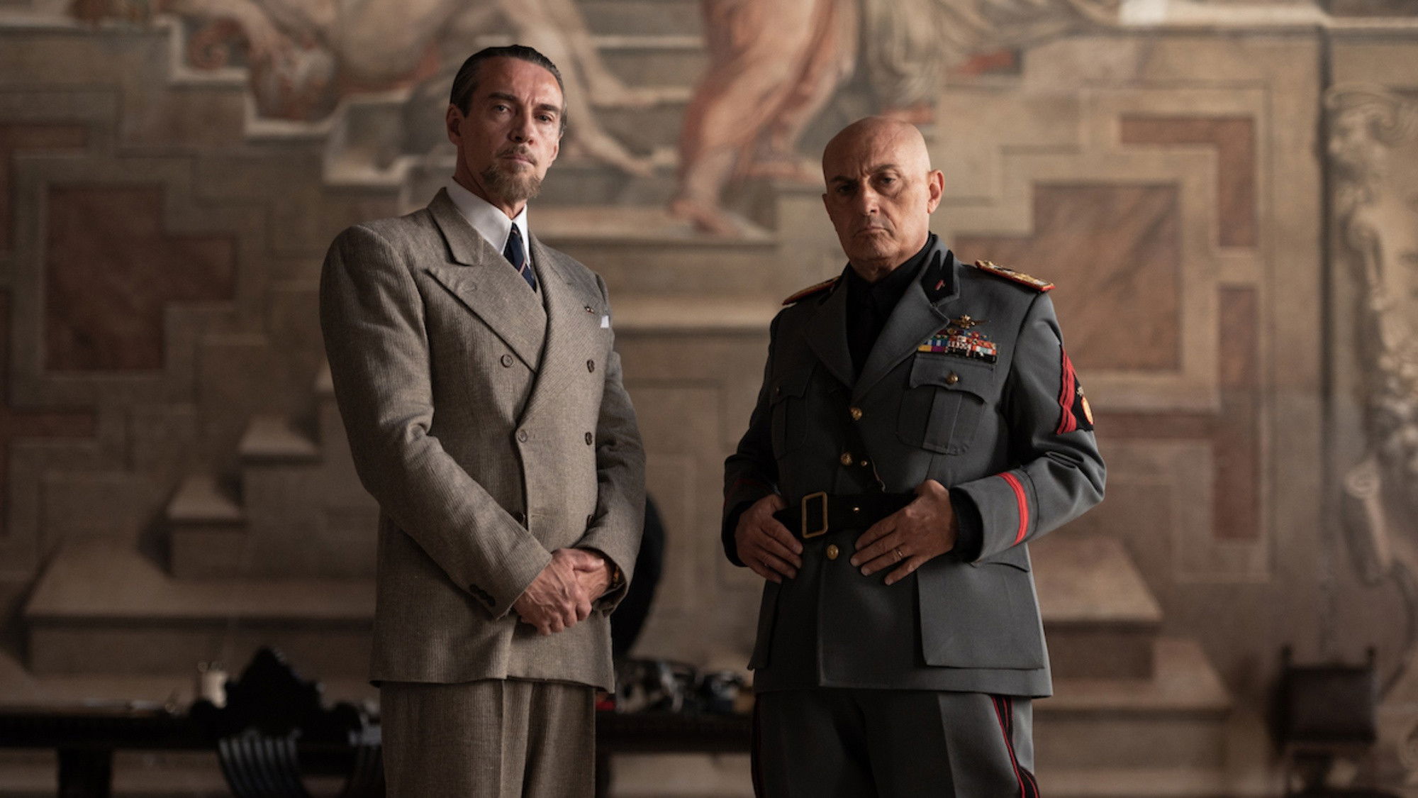 La lunga notte - La caduta del Duce Background