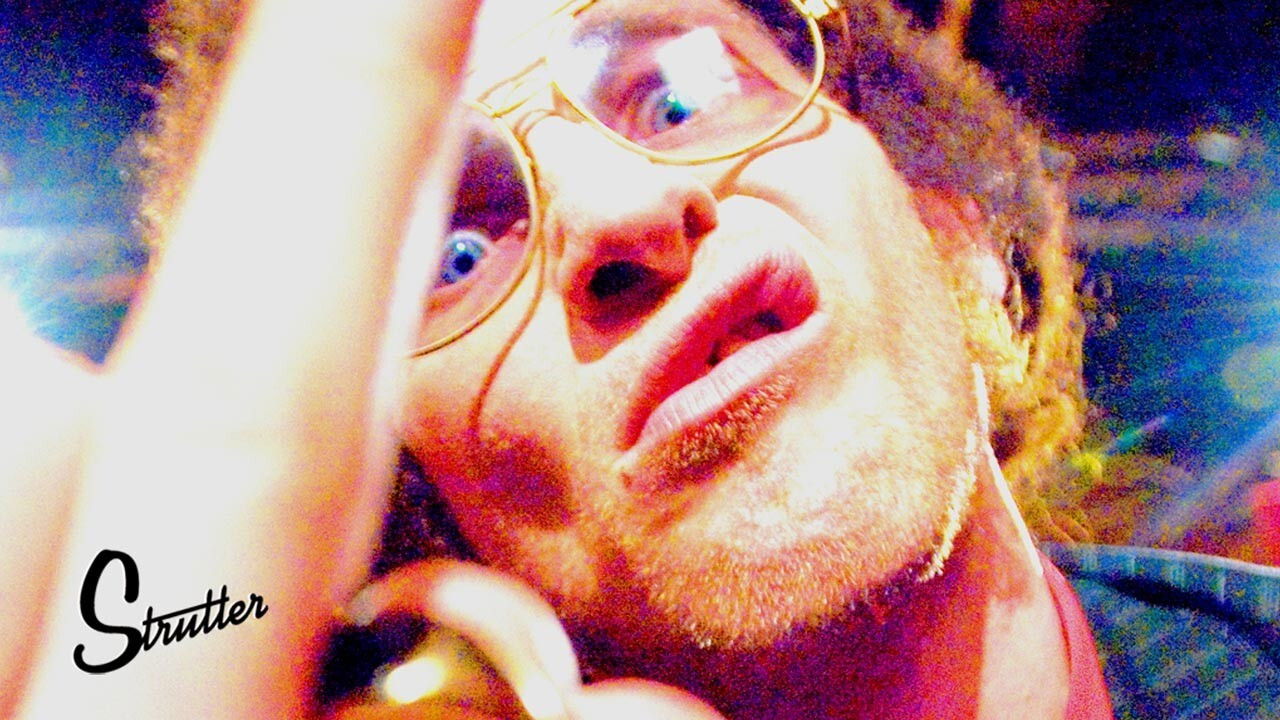 Strutter Background