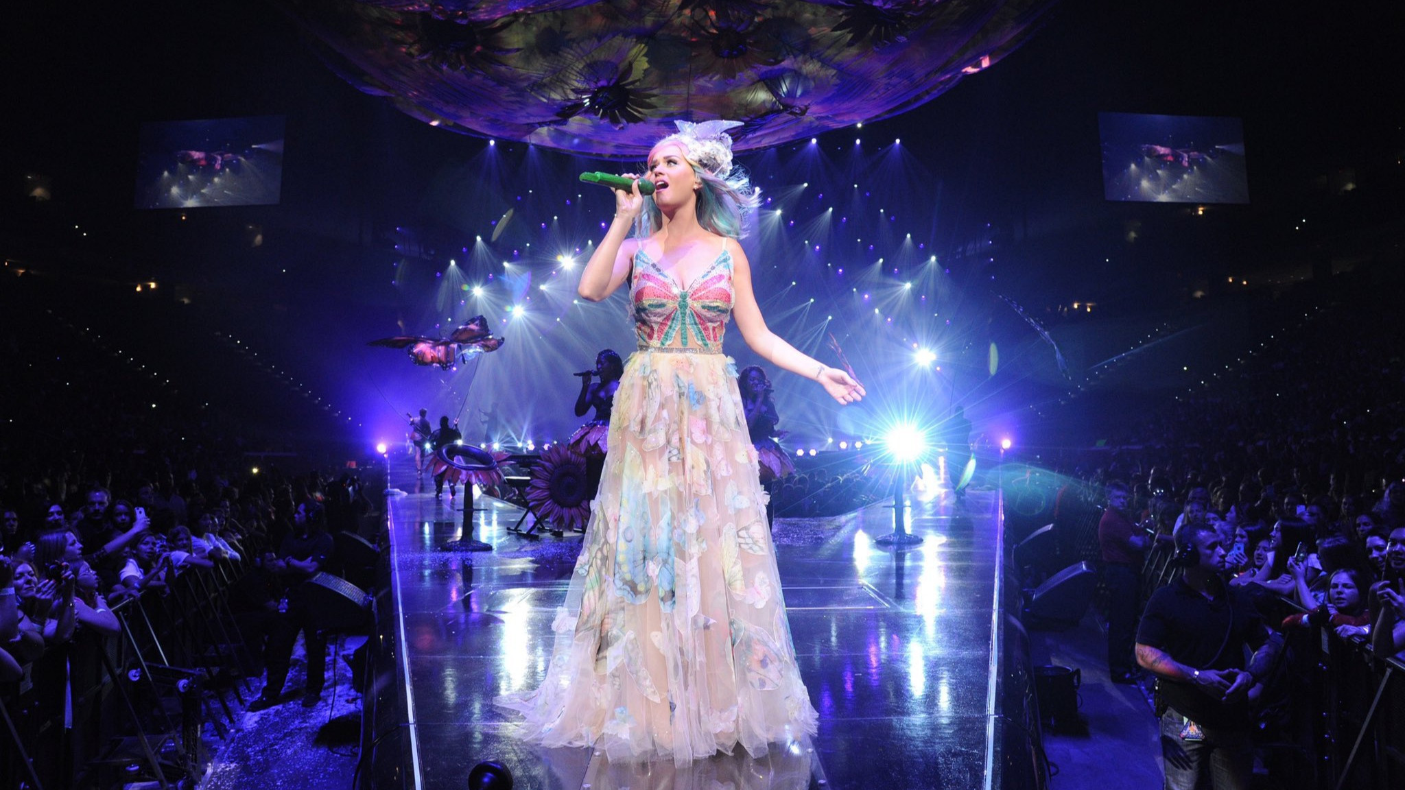 Katy Perry: The Prismatic World Tour Live Background