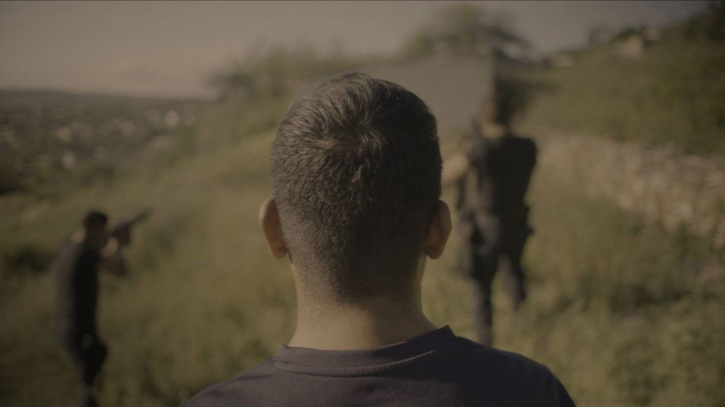 Una jauría llamada Ernesto Background