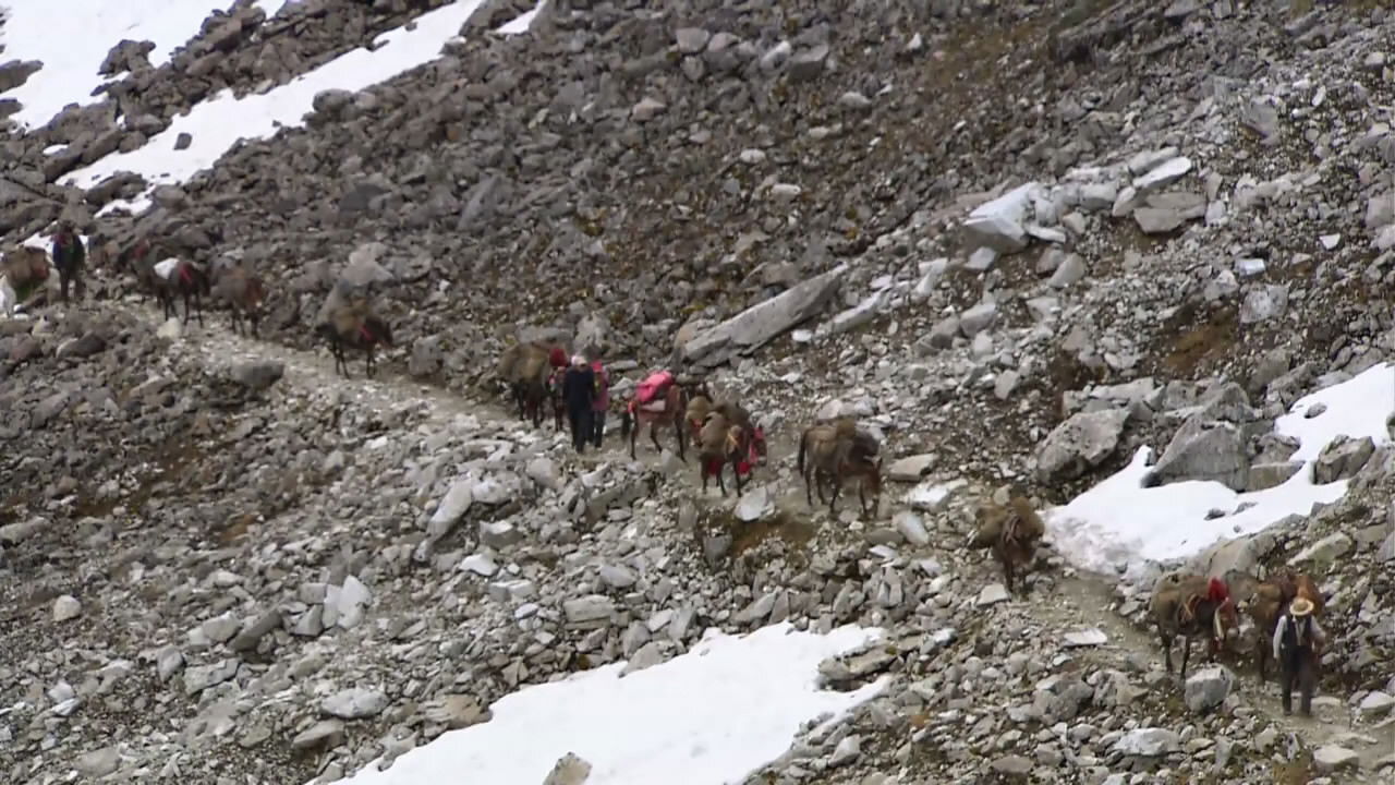 Asian Corridor in Heaven Background