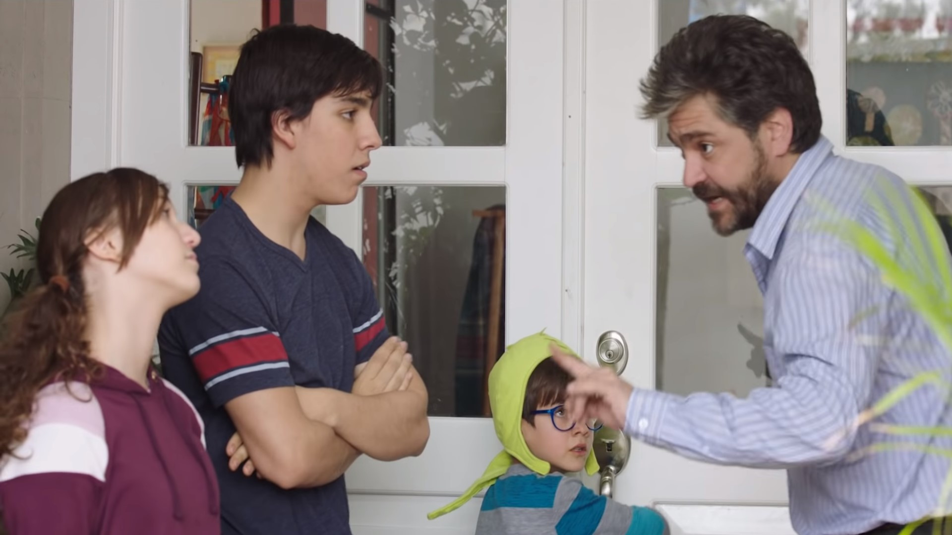 Mamá se fue de viaje Background