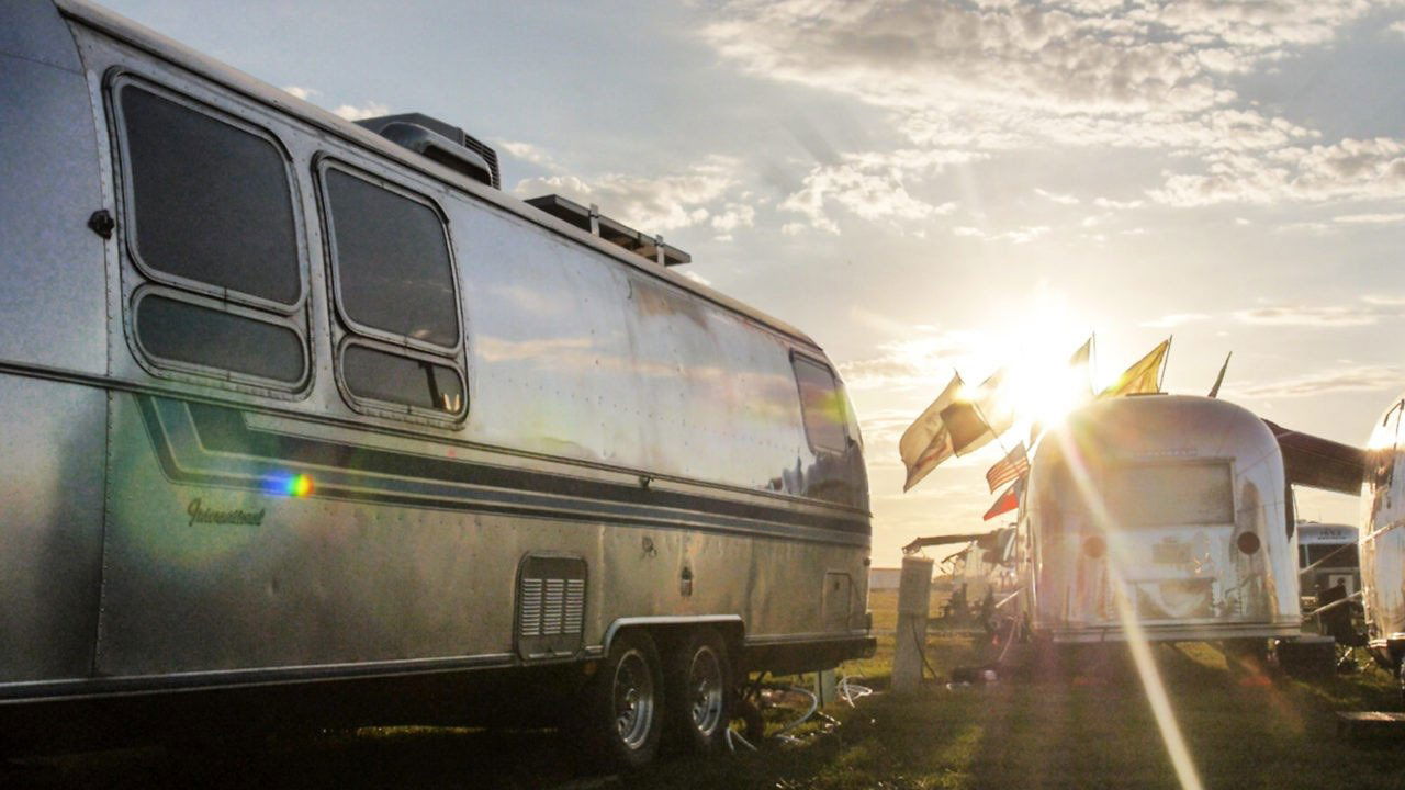 Alumination Background