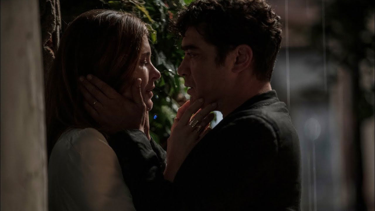 Quasi orfano Background