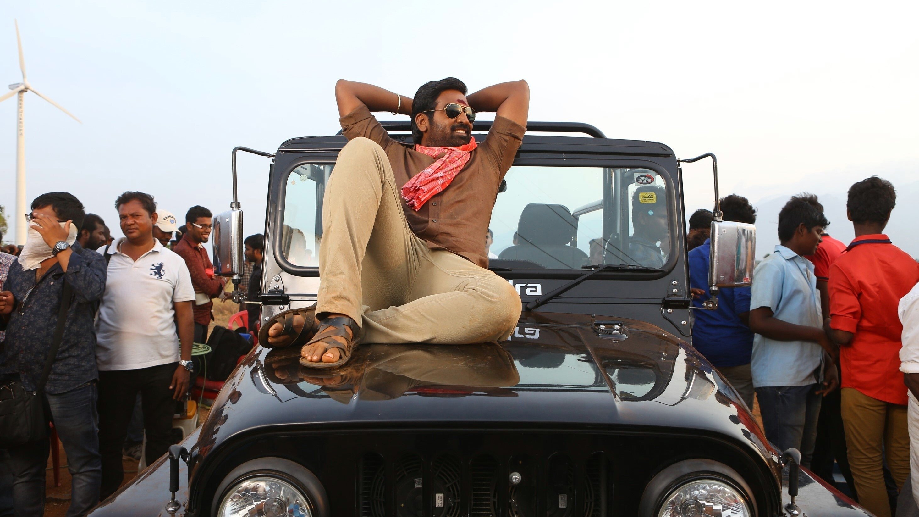 Sangathamizhan Background