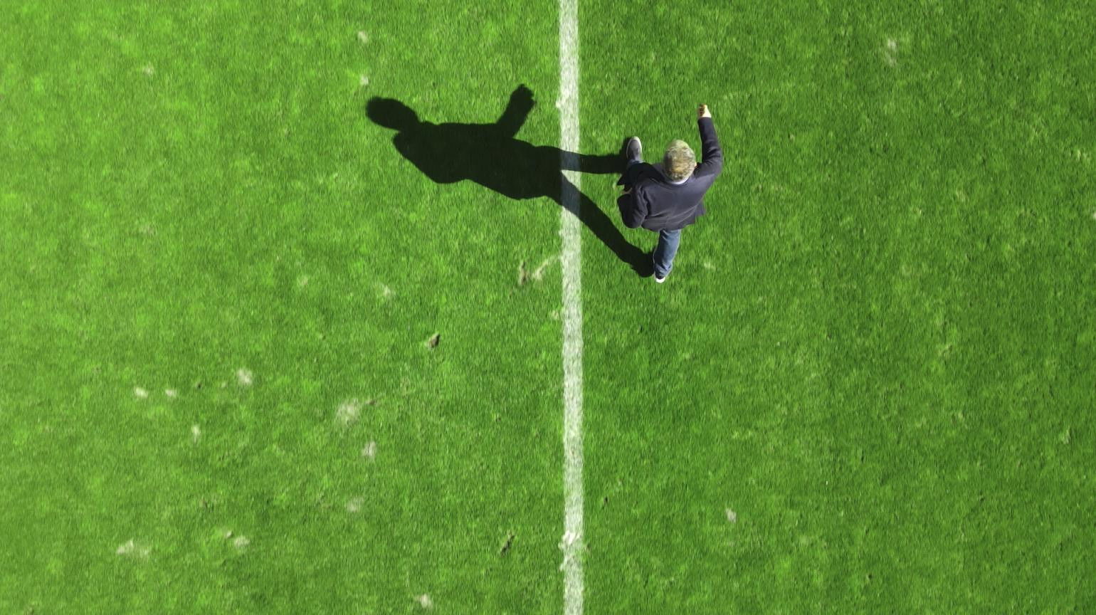 Caparrós. Las botas del entrenador Background