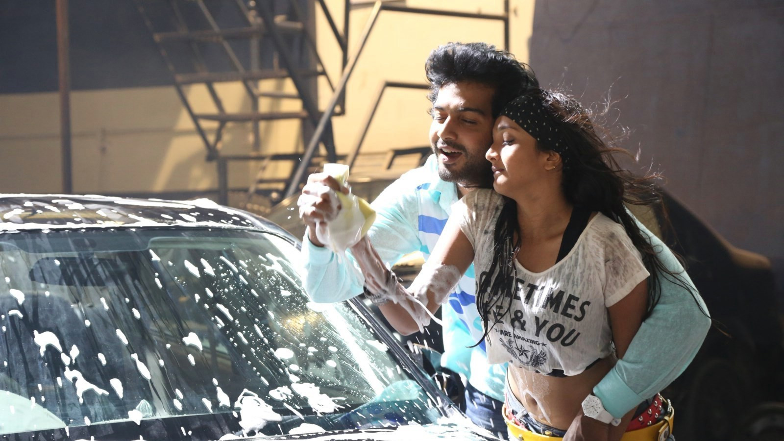 Aayirathil Iruvar Background