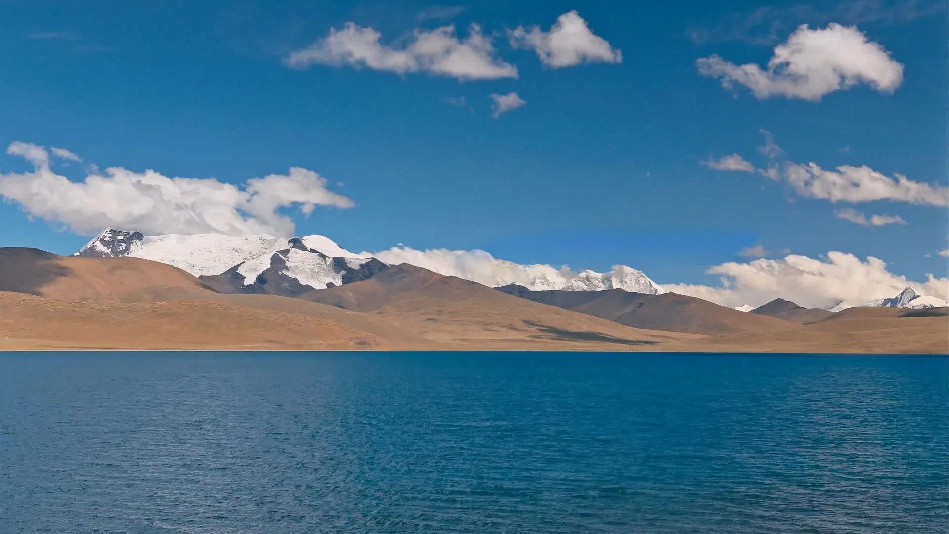 Roof of the World Background