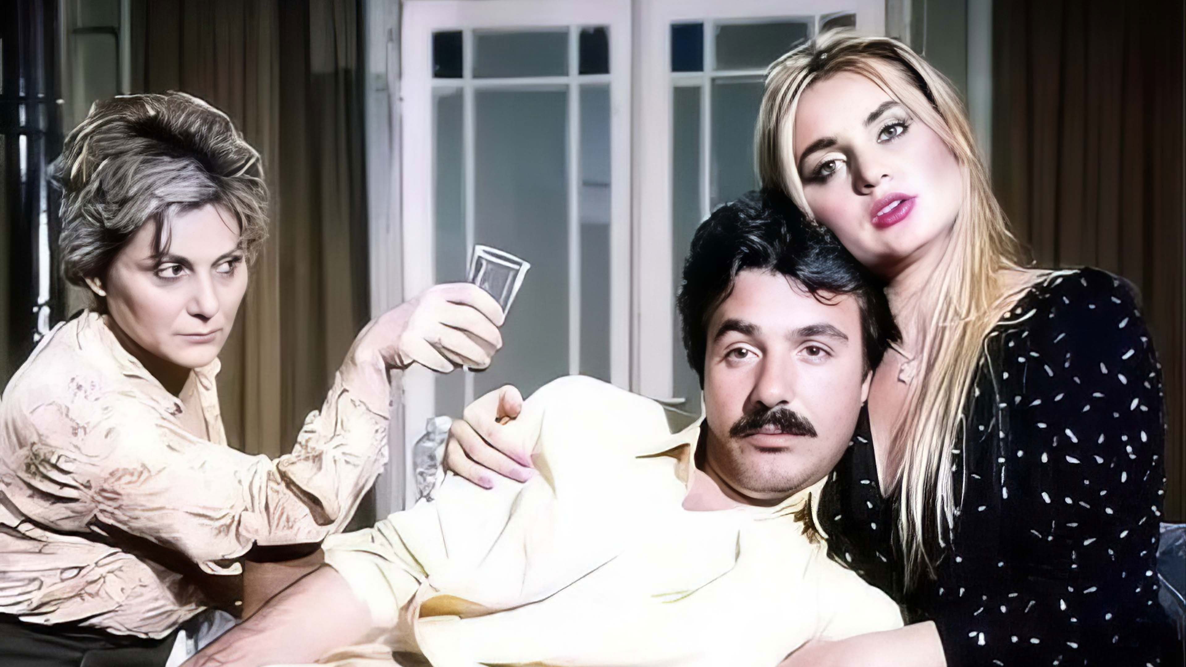 Ben De Özledim Background