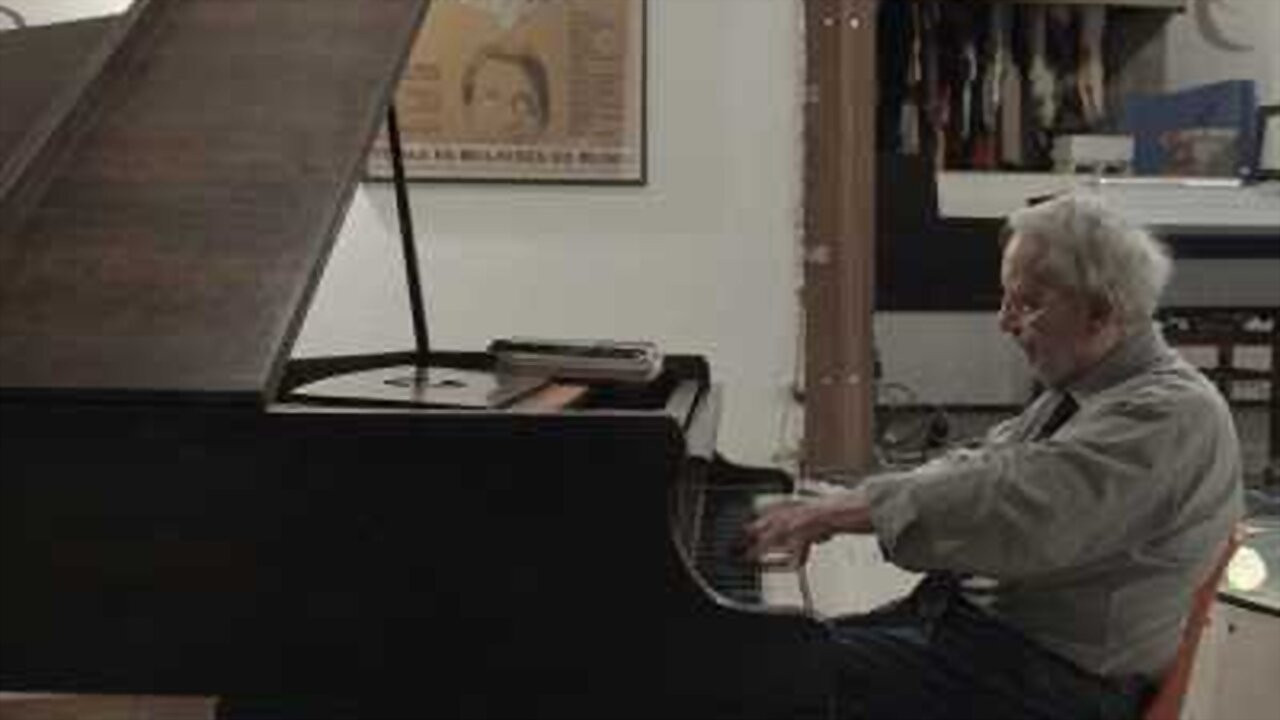 All Paulos in the World - Paulo José Background