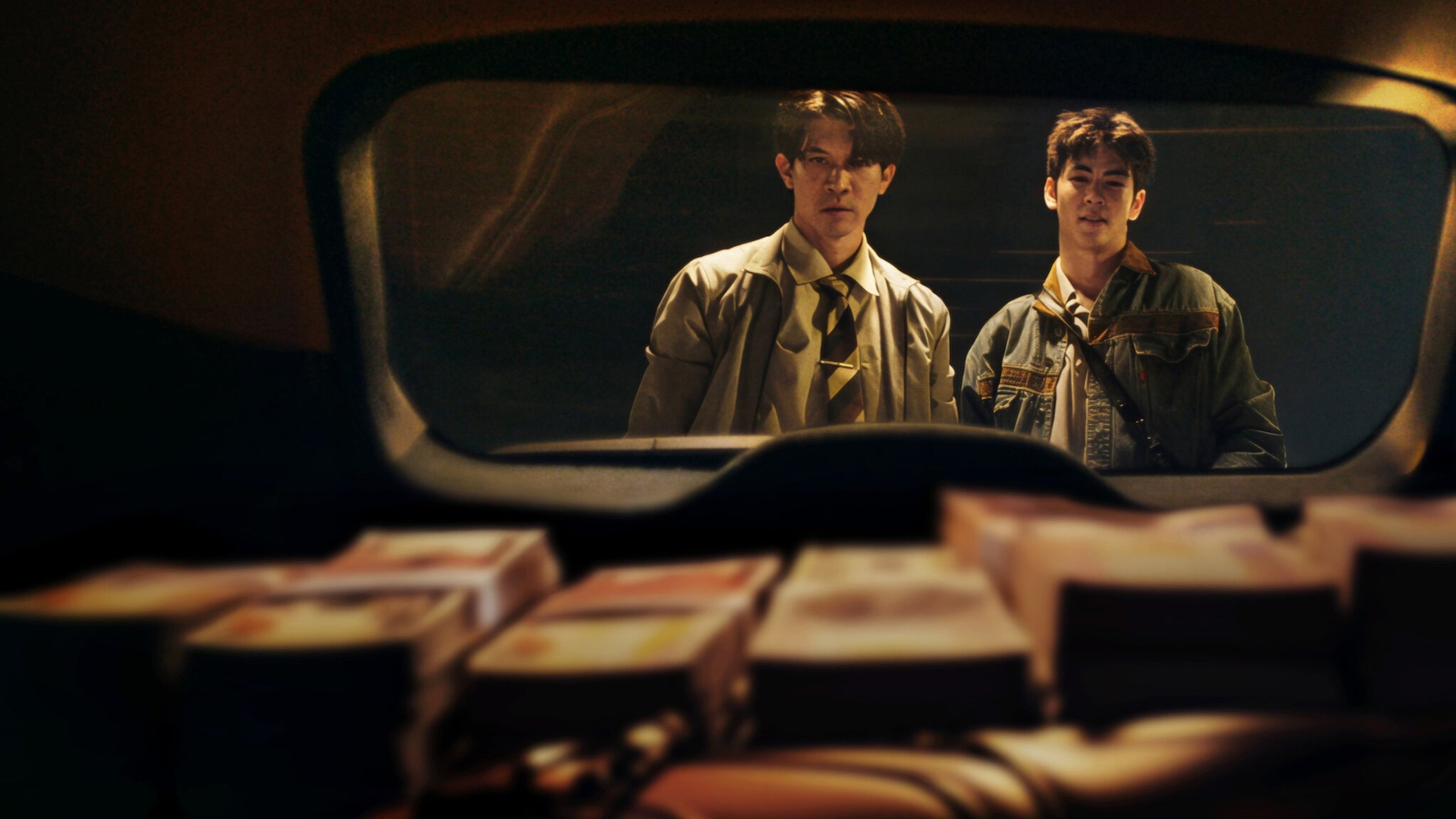 Everybody Loves Me When I'm Dead Background