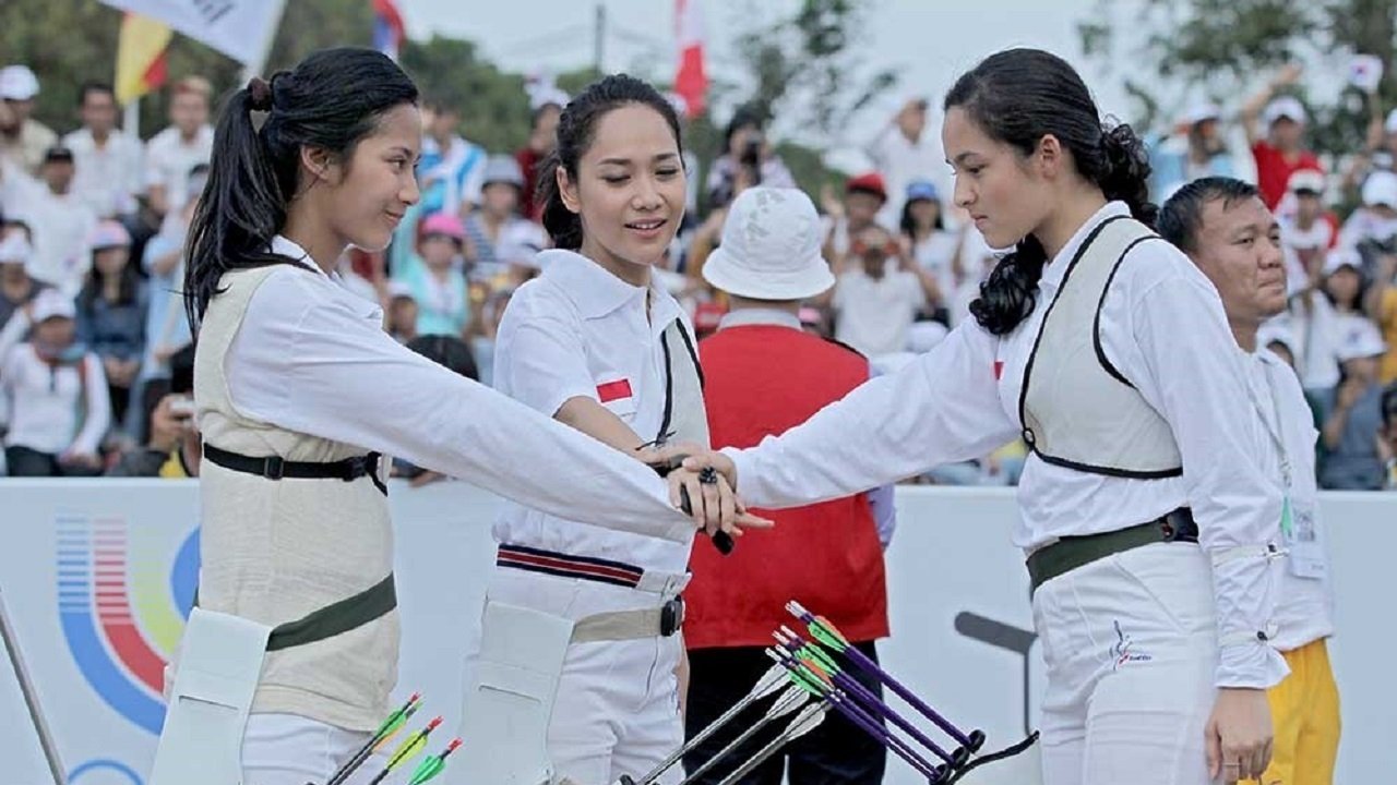 3 Heroines Background