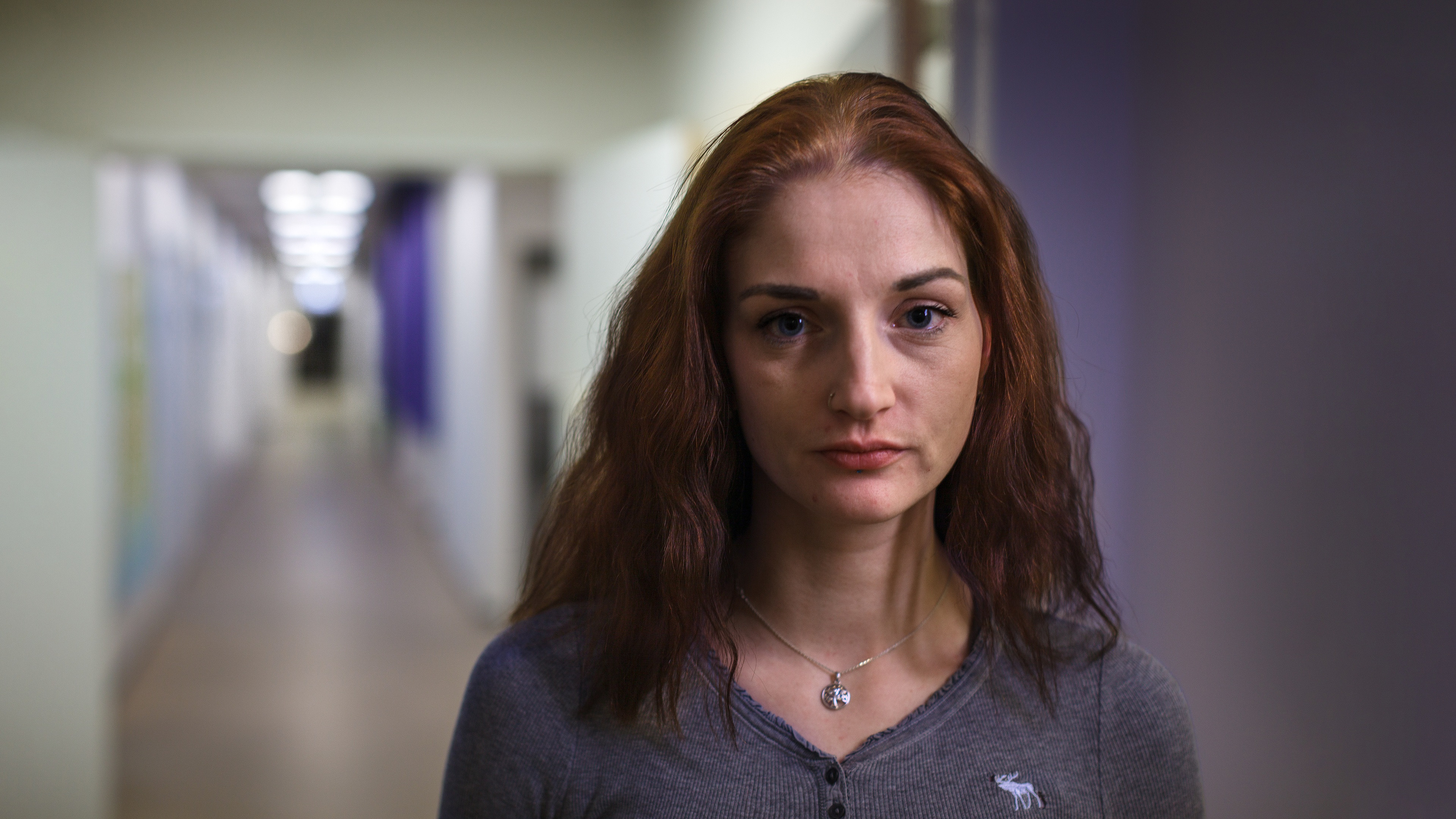 Pigen på den lukkede Background