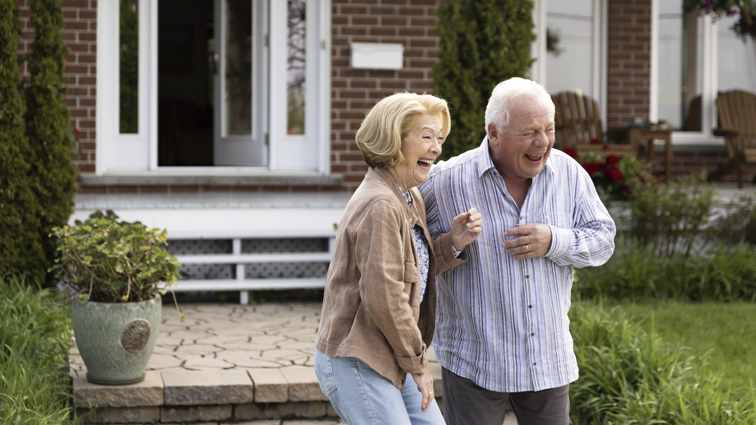 Compulsive Liar 2 Background