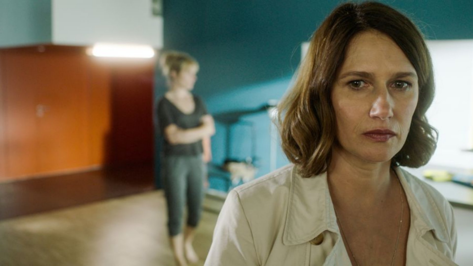 Double Vie Background