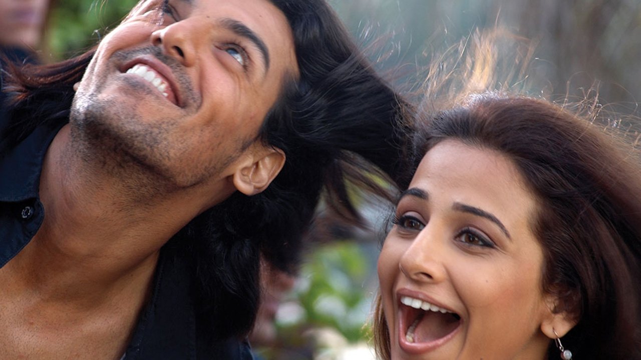 Salaam-e-Ishq Background