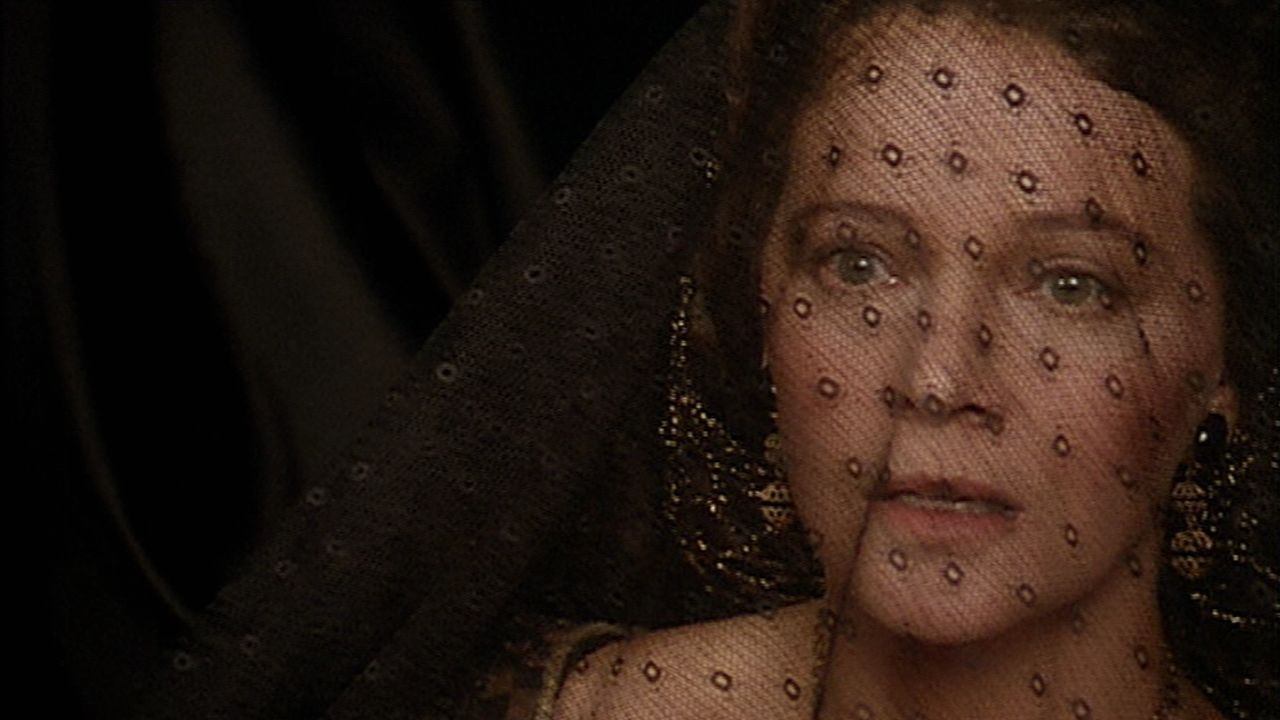 The Venetian Woman Background