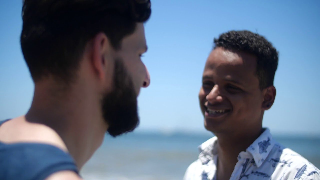 Género Bajo Ataque Background