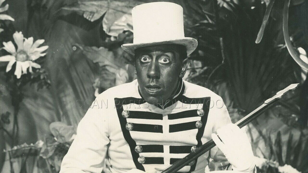 Monsieur Hector Background