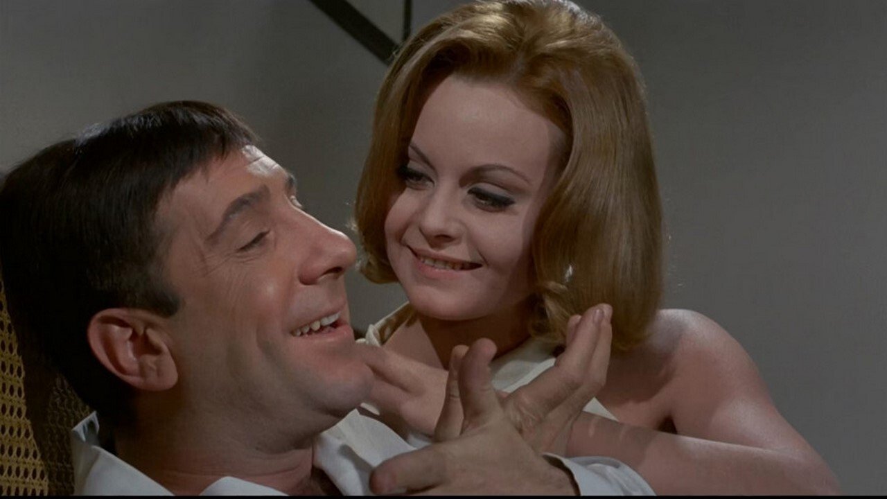 Las Leandras Background