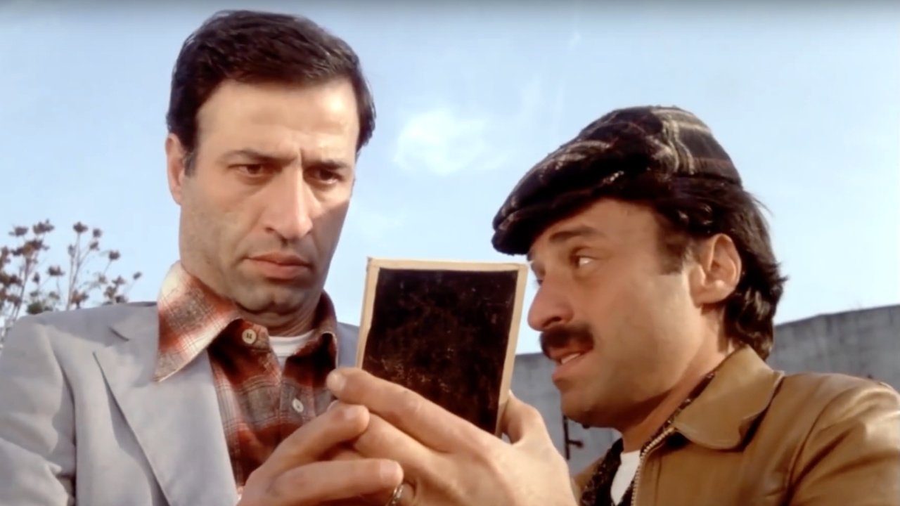 Troublemaker Hüsnü Background