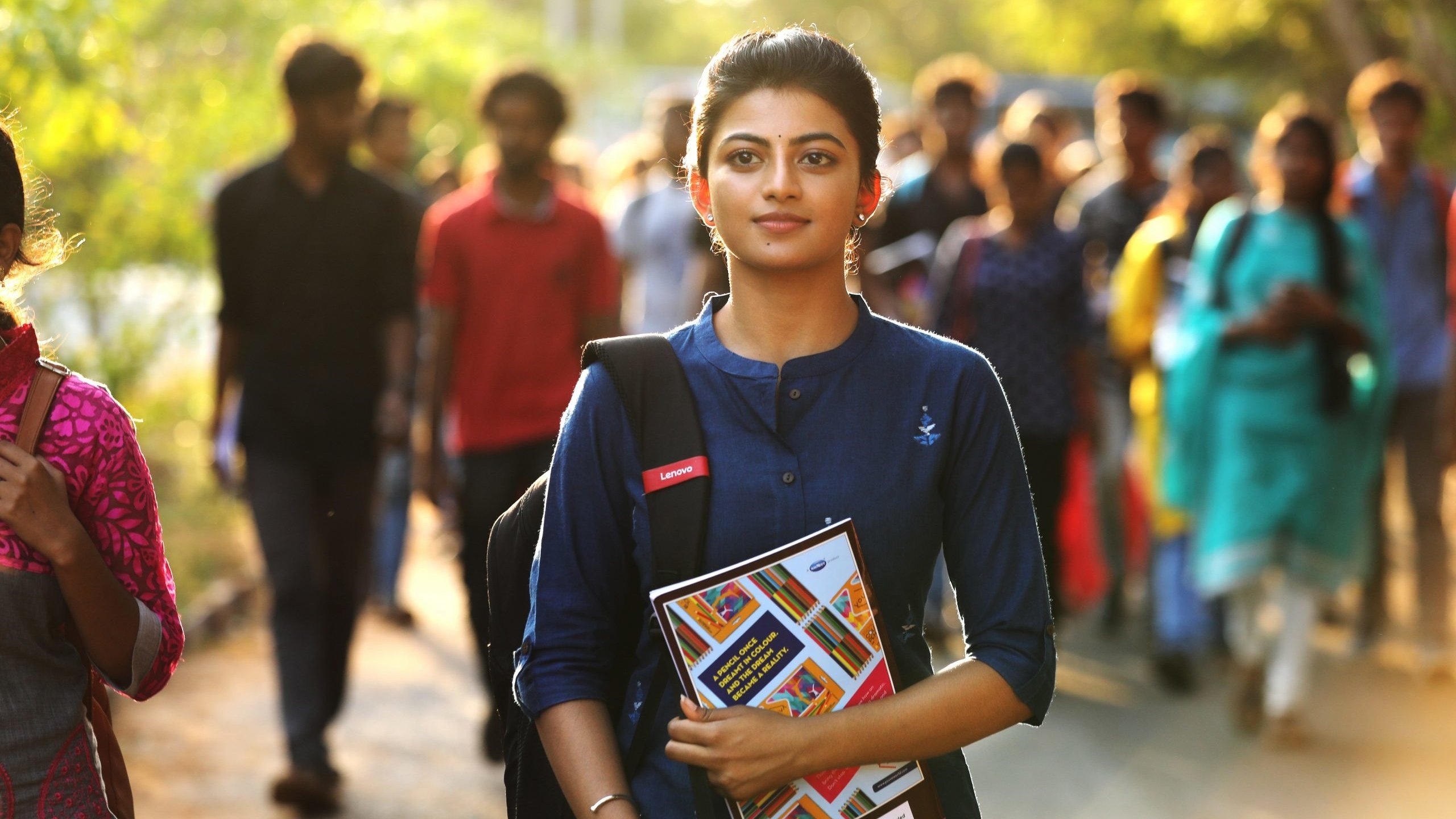 Kamali from Nadukkaveri Background